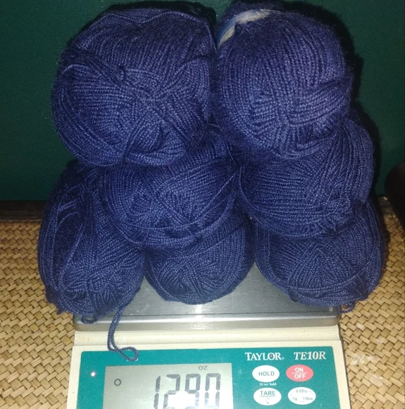 Bucilla Perlette Twist Yarn - 7 skeins in Violet Blue - Picture 2 of 10